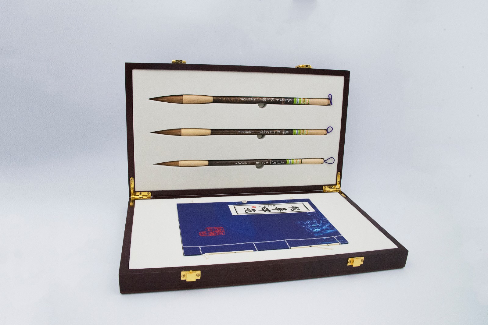 龙华碑苑字帖毛笔套装.jpg 龙华碑苑字帖毛笔套装.jpg